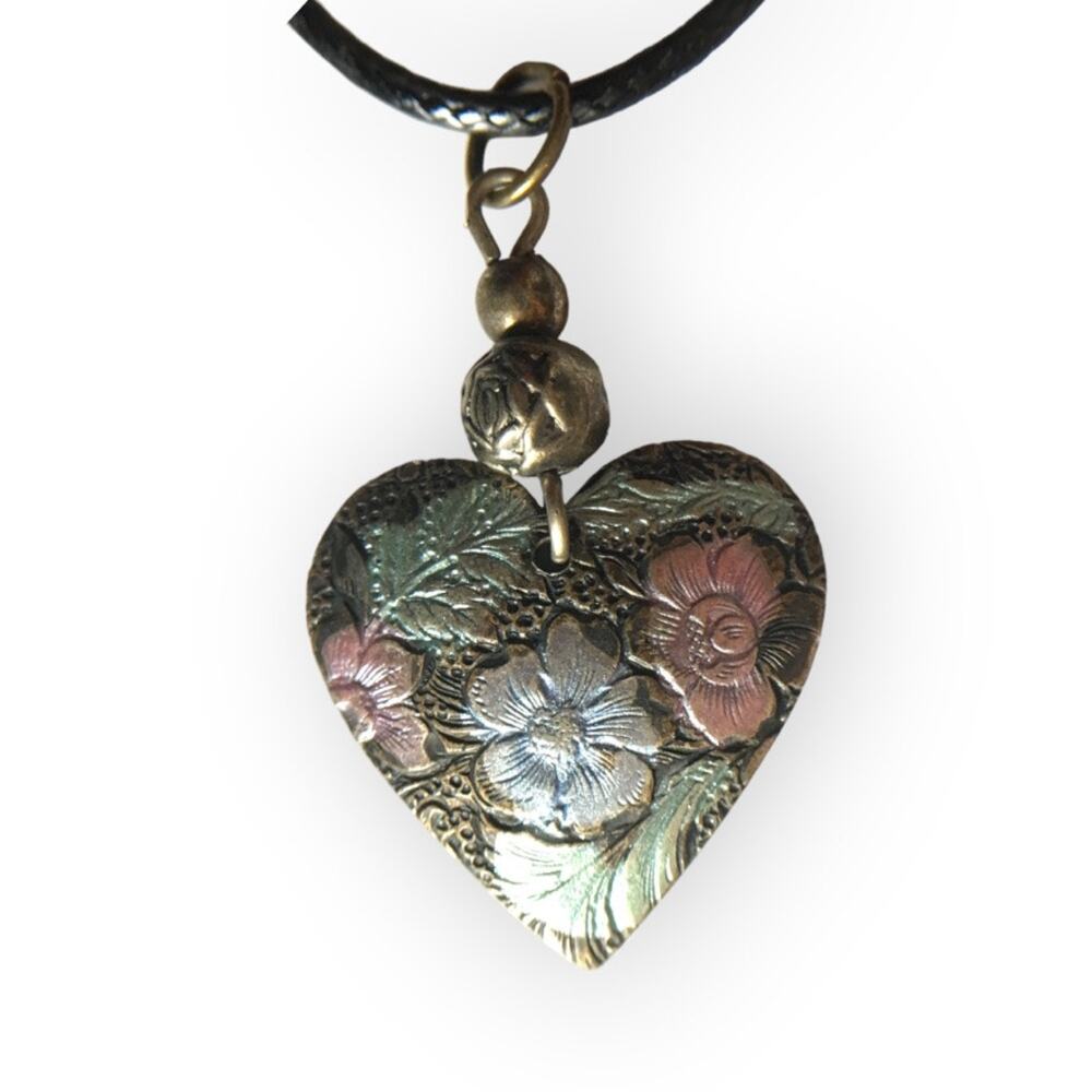 Country cottage core rustic brass tone heart pendant necklace